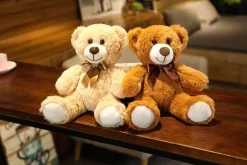 Ours en peluche mignon et petit