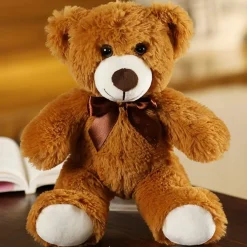 Ours en peluche mignon et petit