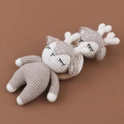 Peluche crochet faon gris