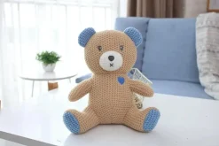 Peluche crochet ourson aux oreilles bleues