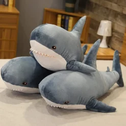 Peluche géante requin coloré aux belles dents