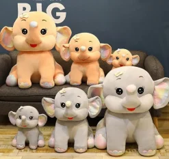 Peluche éléphant grand et mignon