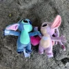 Peluche Stitch et Angel qui se câline