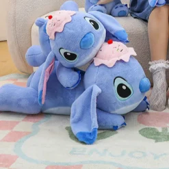 Peluche Stitch gourmand bleu avec glace et cerise