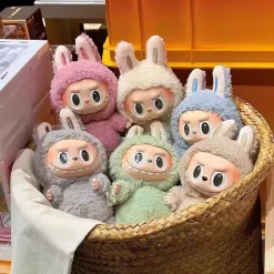Peluche type Labubu debout boîte mystère