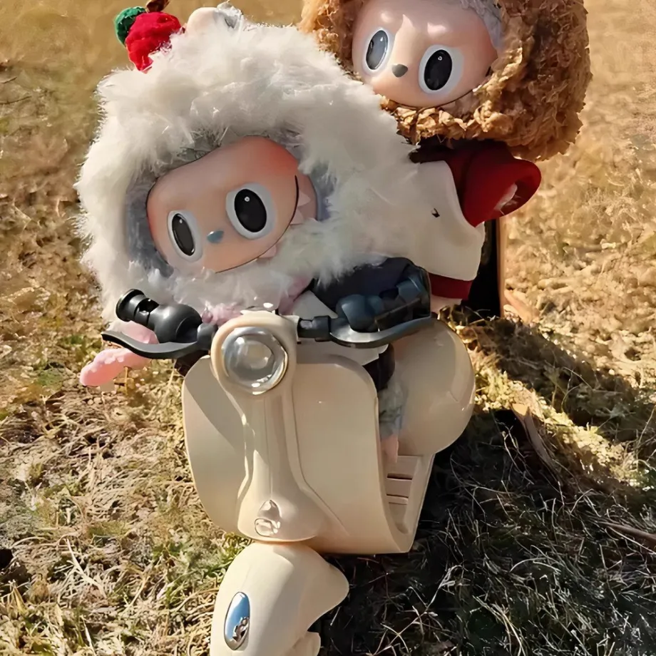 Scooter accessoire pour peluche style Labubu