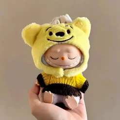 Tenue pour peluche Labubu en Winnie l’ourson